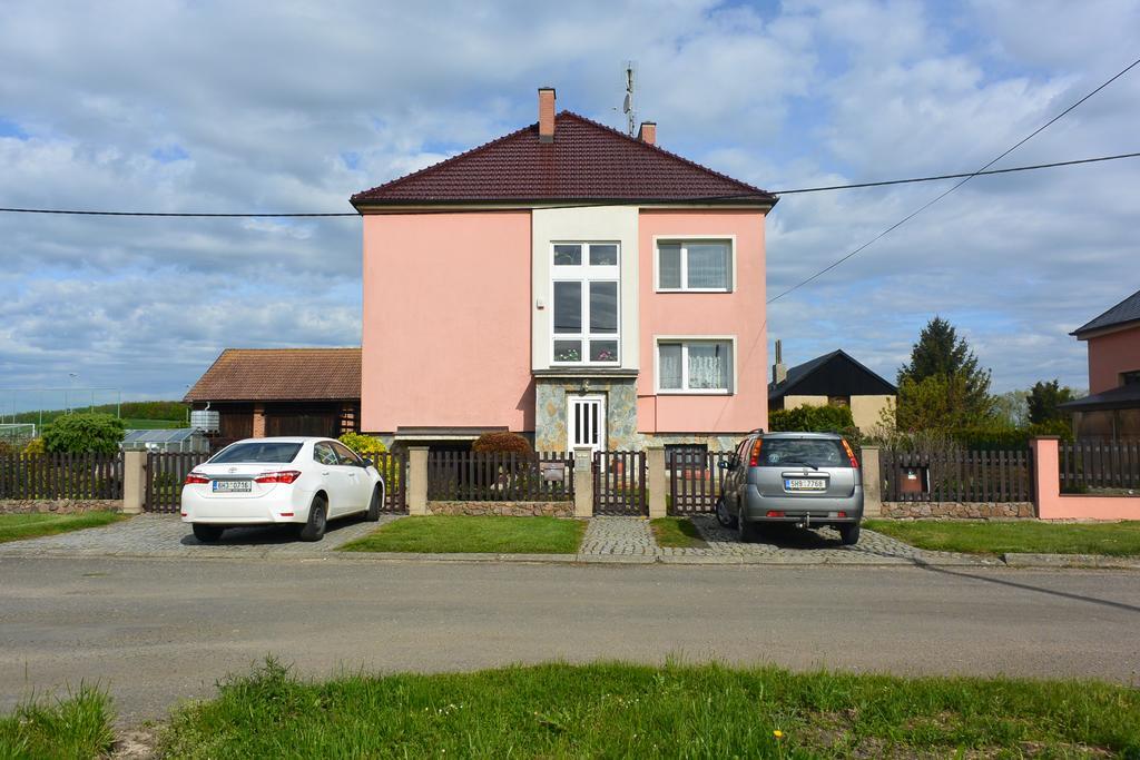 Rodinne Ubytovani - Family Accommodation Kobylice Buitenkant foto