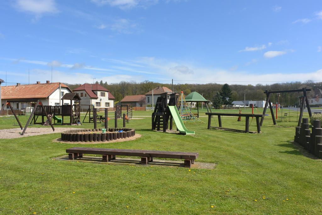 Rodinne Ubytovani - Family Accommodation Kobylice Buitenkant foto