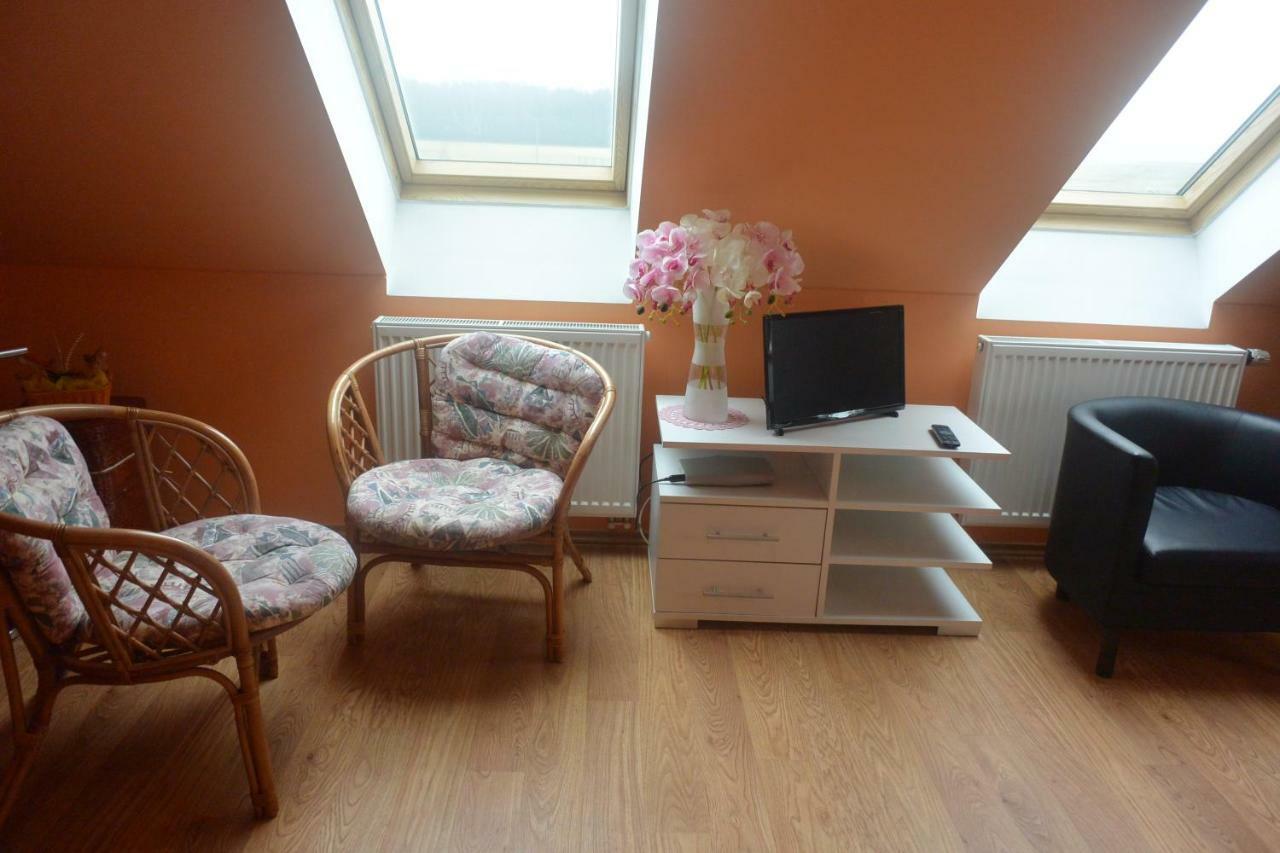 Rodinne Ubytovani - Family Accommodation Kobylice Buitenkant foto